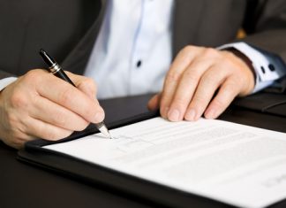 Разбираемся в тонкостях делопроизводства, или как заверить копию трудовой книжки